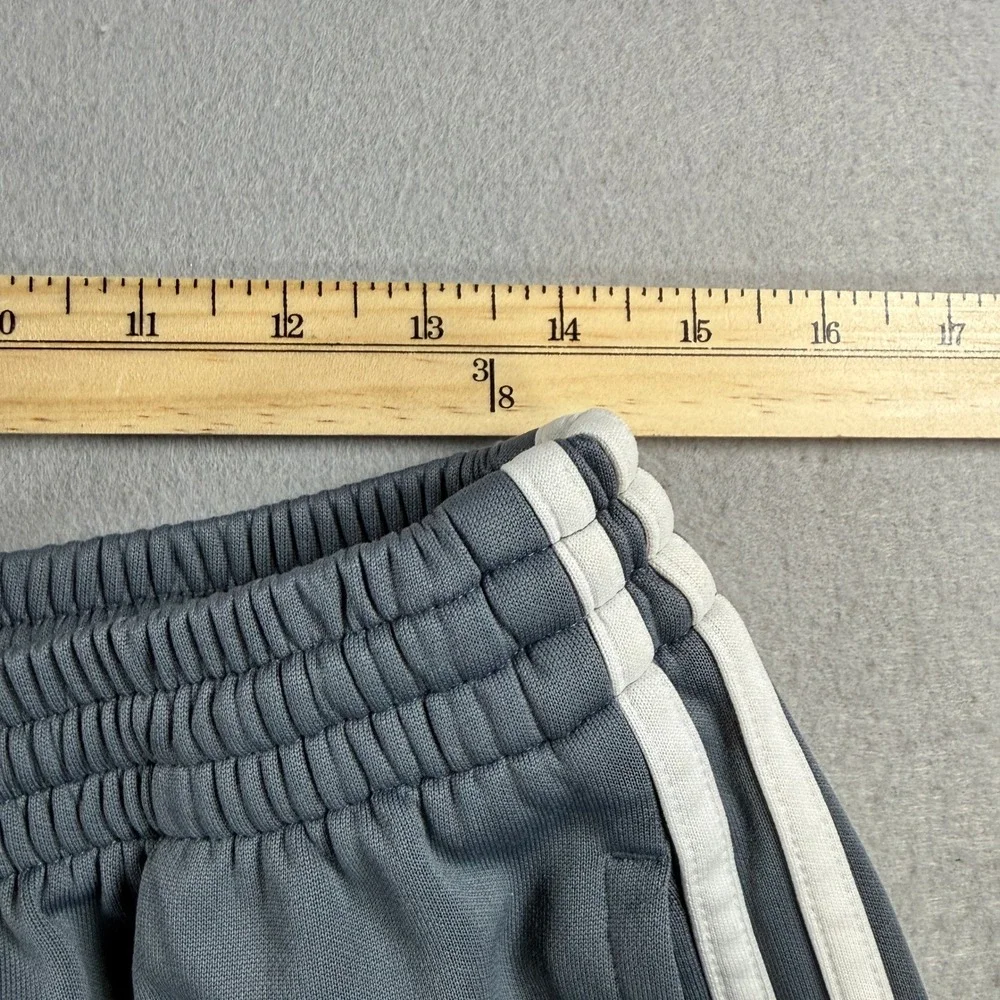 Adidas Shorts Mens Medium Gray Stripes Athletic Soccer Gym Running Workout Y2K